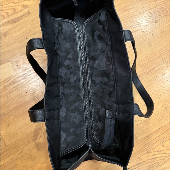 Lululemon Athletica Jacquard Camo Now and Always Large Tote in deep coal - Picture 11 of 12